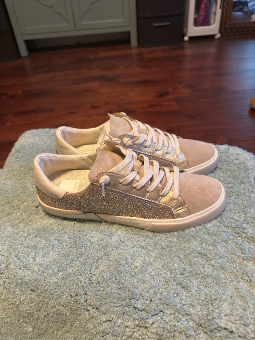 Dolce Vita Women’s Beige Glitter Casual Sneakers - Stylish Everyday Comfort